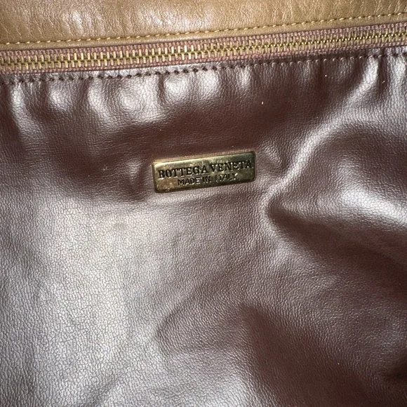 Bottega Veneta 🔥Taupe Woven Leather Shoulder Bag🔥 - Picture 4 of 13